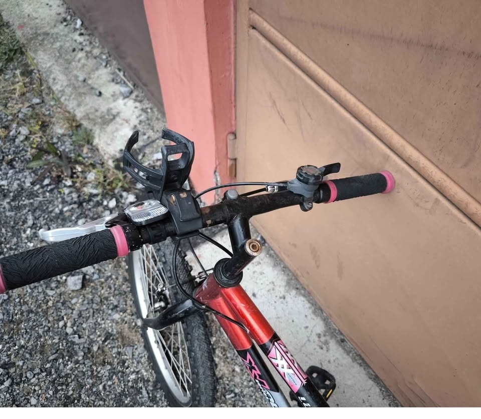 Červené dětské kolo Olpran. Velikost kol 20. - 3