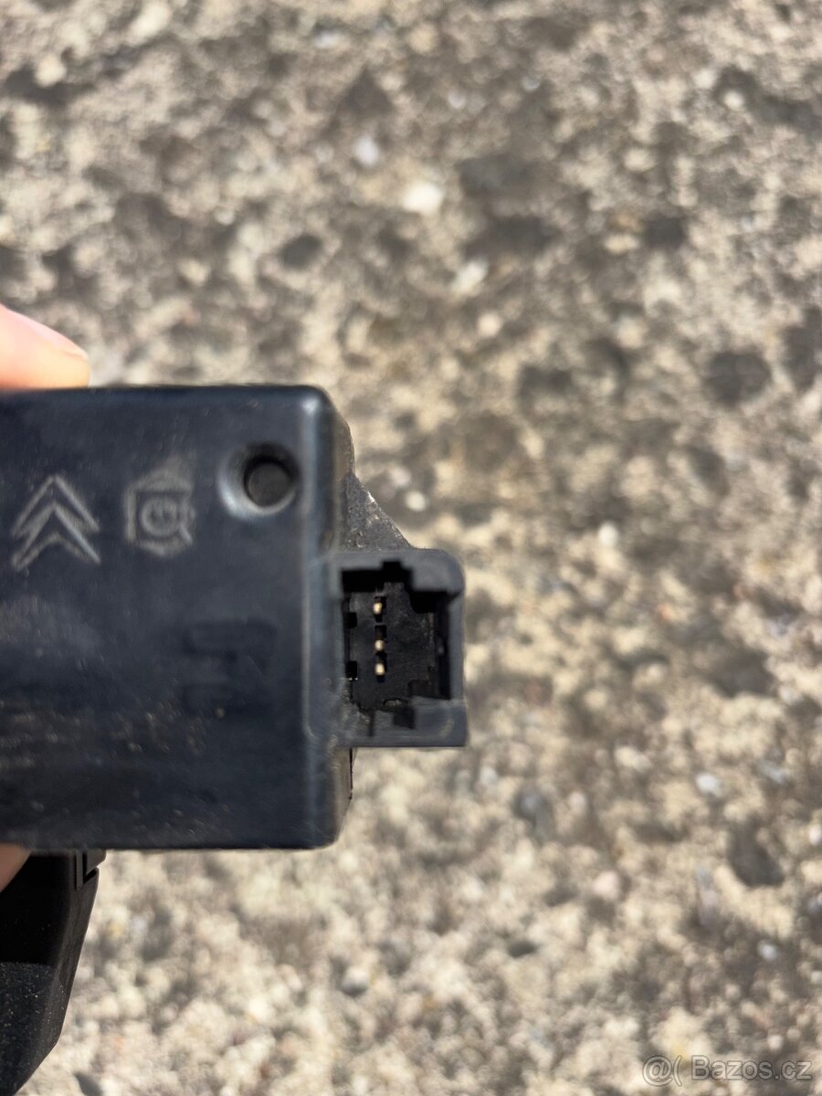 Peugeot 307 - zámek kufru - 3