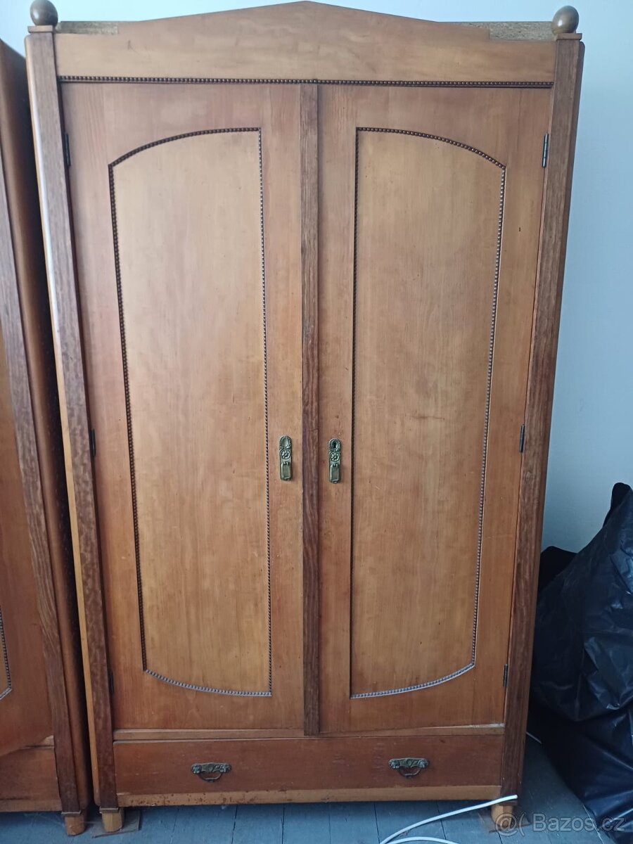 Starožitné Skříně - 3