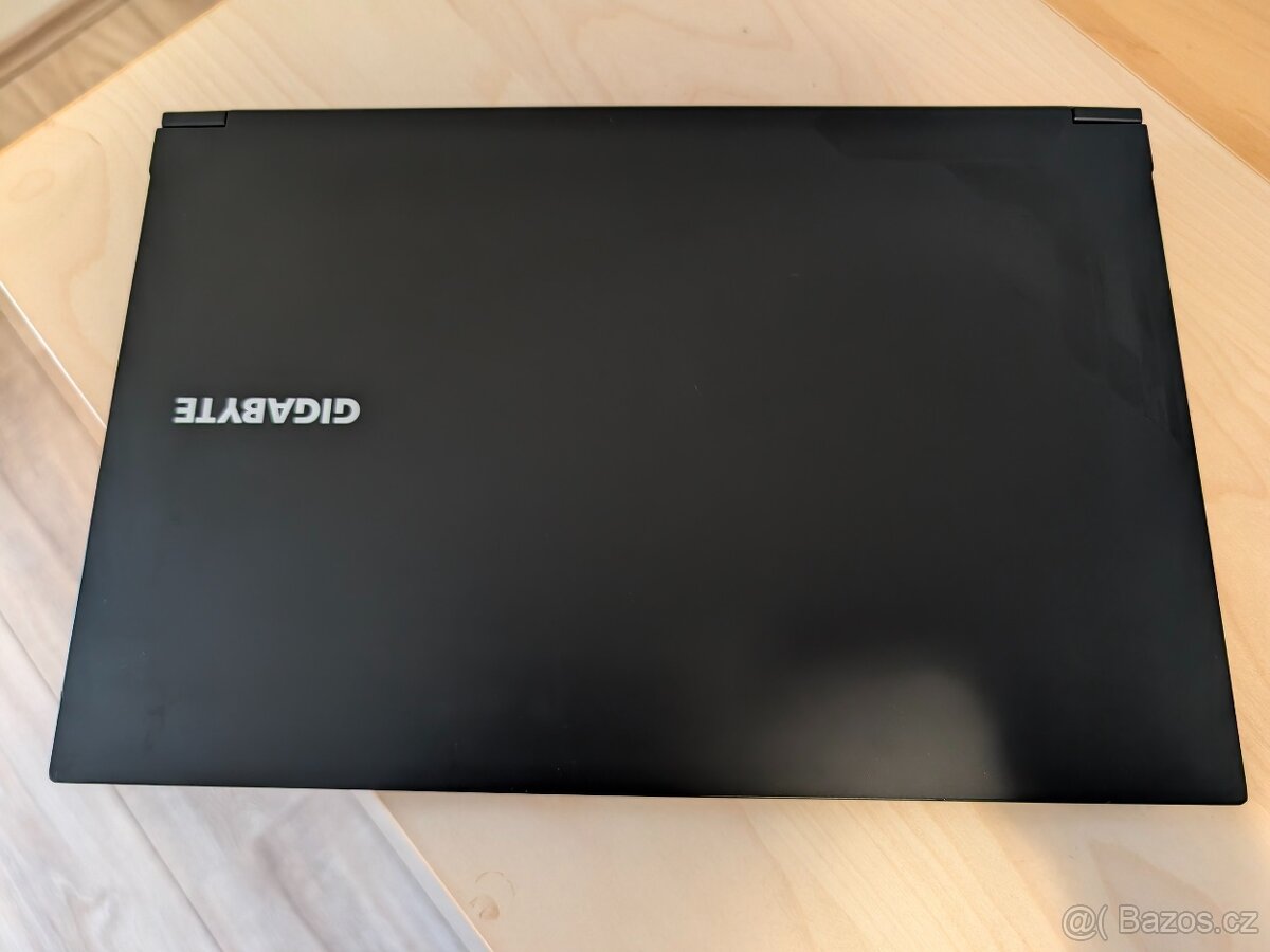 Herní notebook i5 rtx 4060 Gigabyte G5 KF - 3