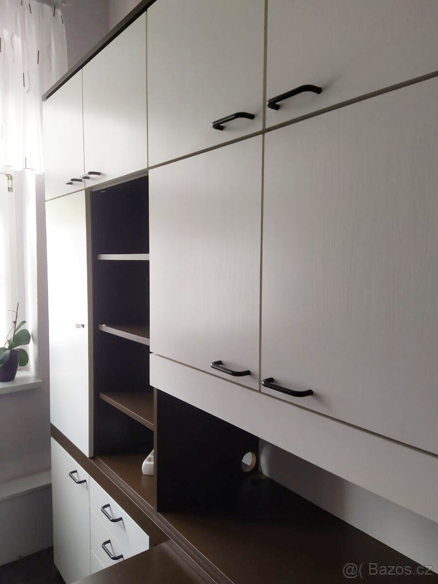 Kancelářská skříň s ostrůvkem / obývací stěna - 3