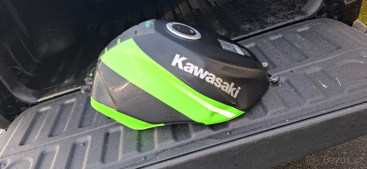 KAWASAKI ZX6R NINJA NÁDRŽ - 3