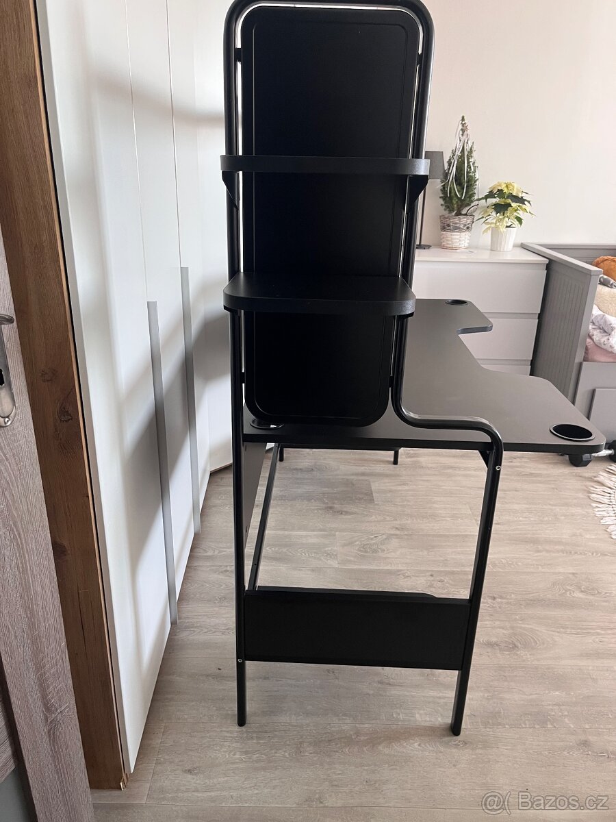 Herní stůl Fredde Ikea - 3