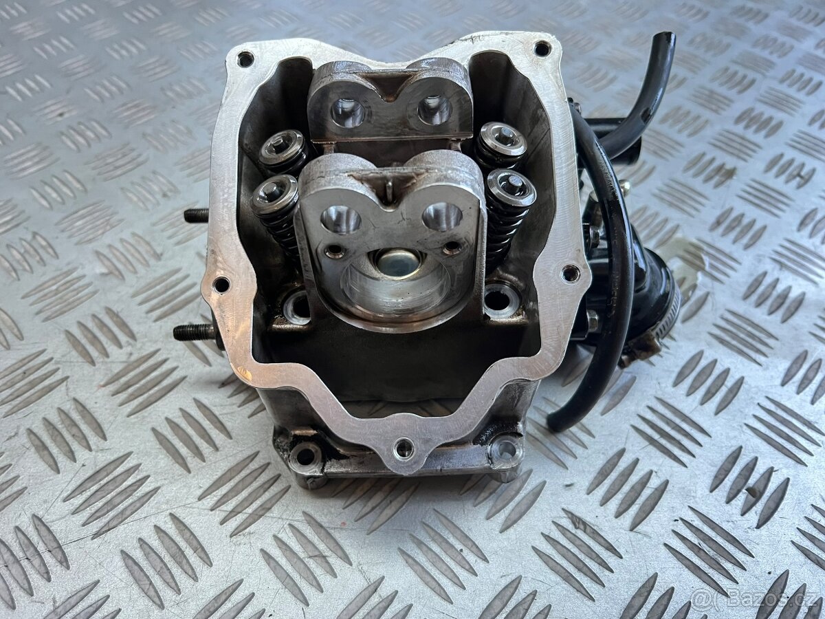 Hlava motoru Piaggio 180 - 3