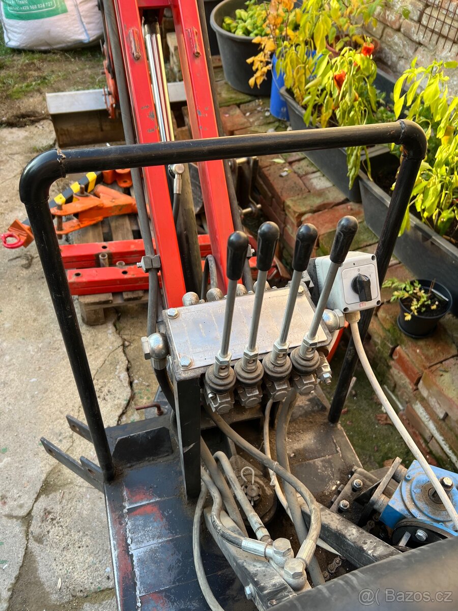 Kráčející minibagr, minirypadlo - 3