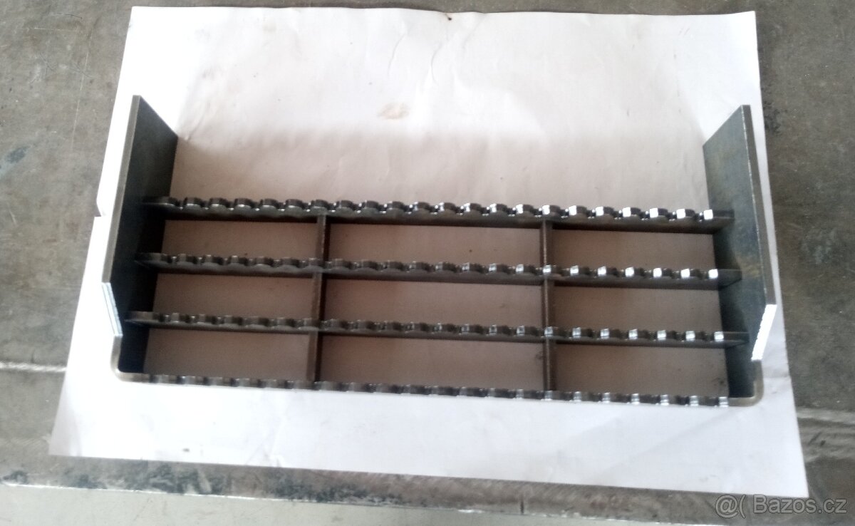 Schodky (stupačky) na Zetor UŘI - 3