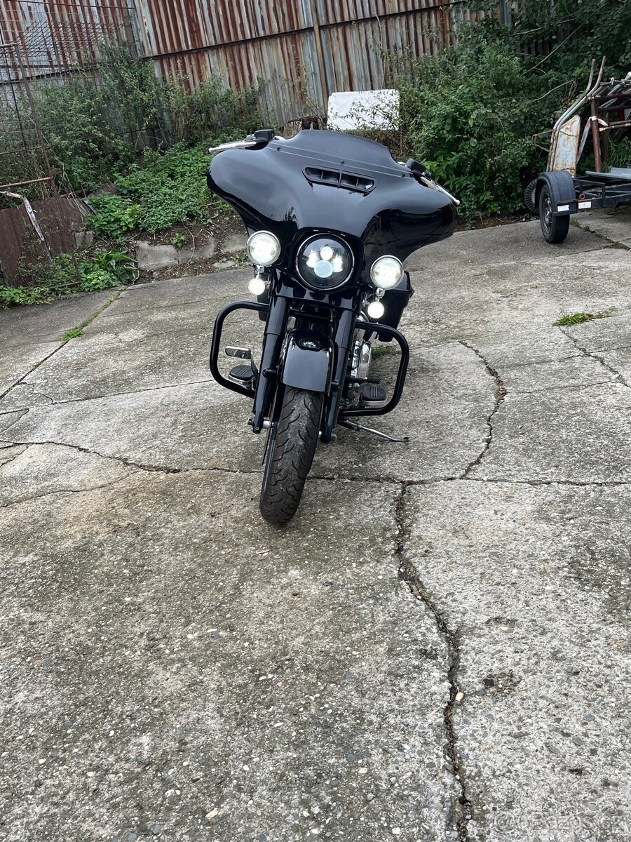 Harley Davidson FLHX Street Glide - 3
