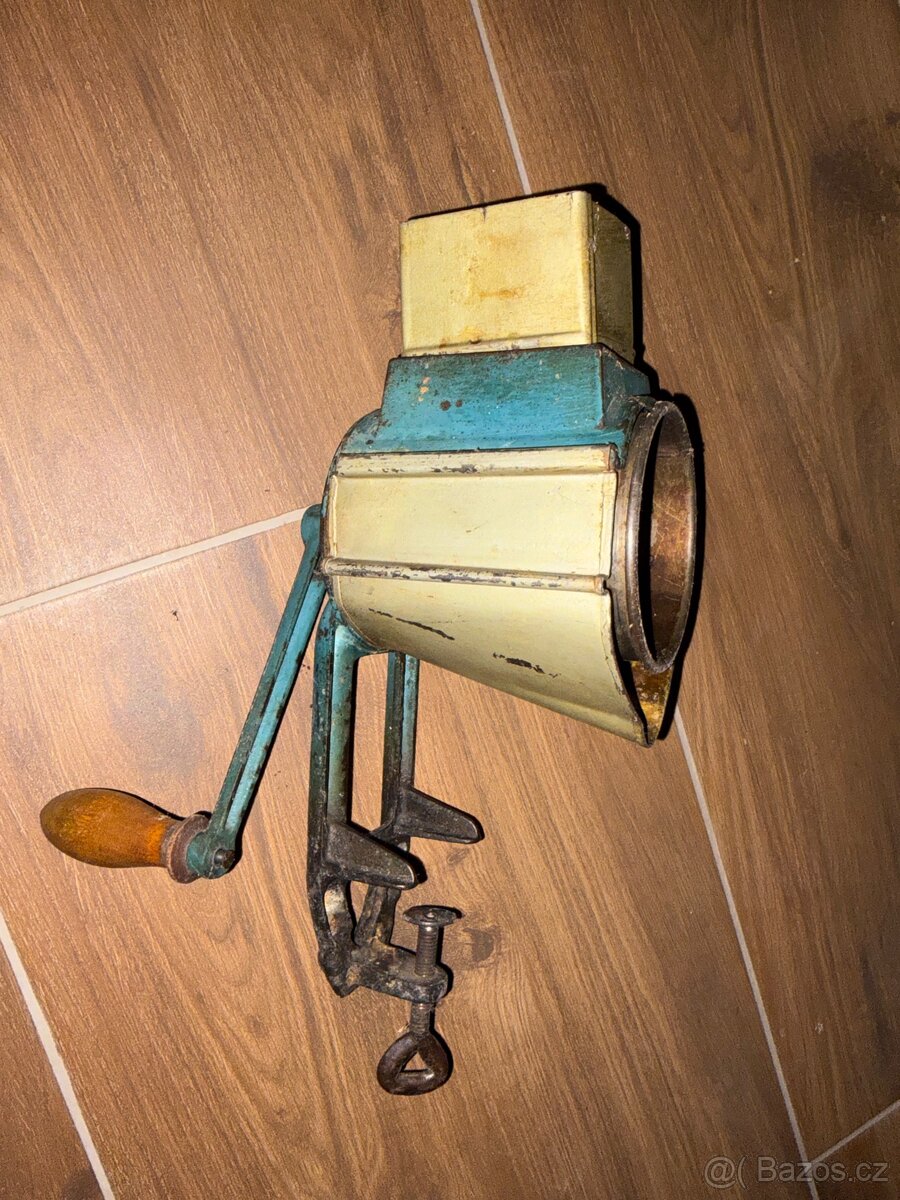 Retro mlýnek na strouhanku - 3