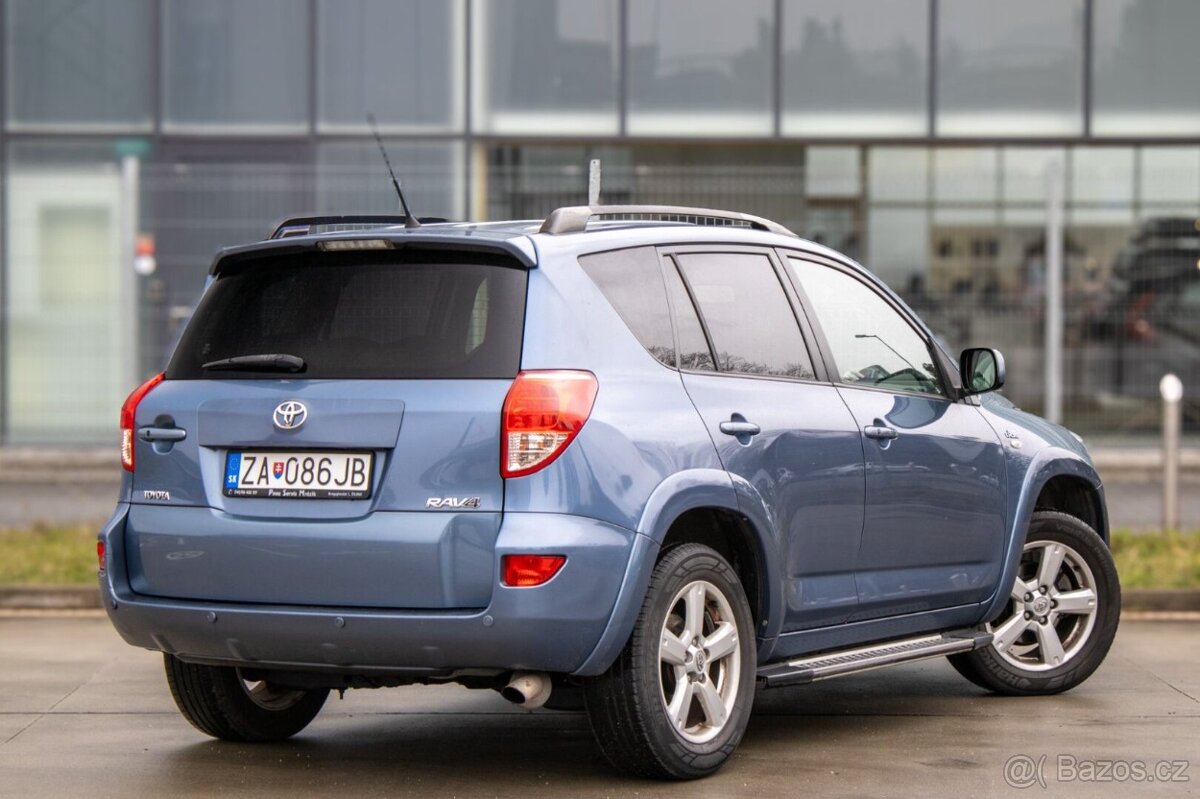 Toyota RAV4 2.2 D-4D - 3