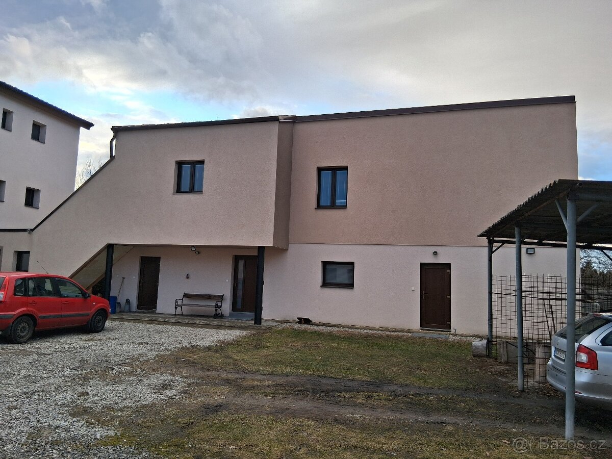 Prodej 2 Rodinných domu a stodoly v Haklových Dvorech - 3