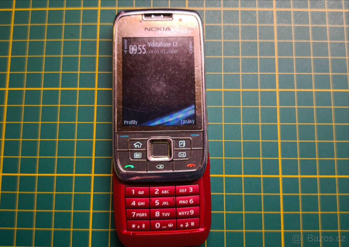 Nokia E66 RED - 3