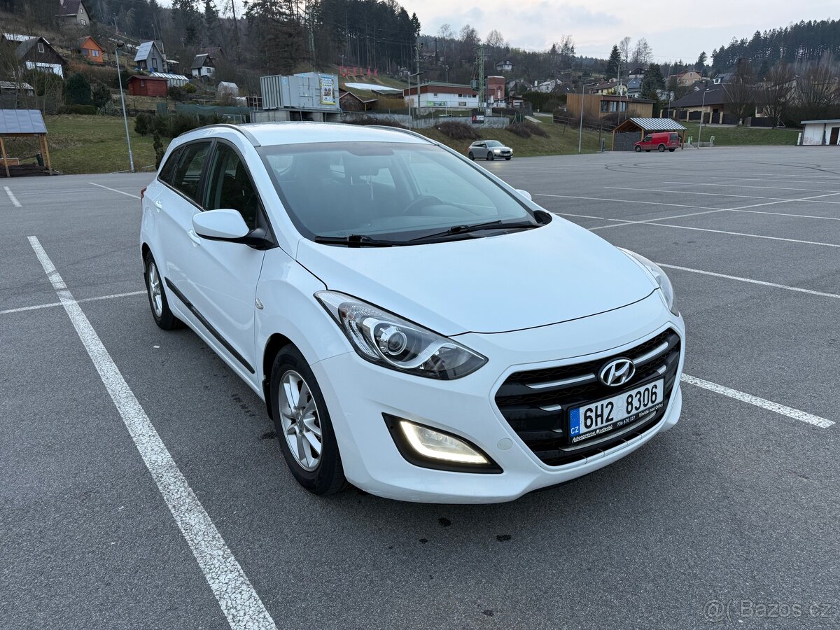 Hyundai i30 kombi 1.6 crdi - nafta, kupován v ČR, super stav - 3