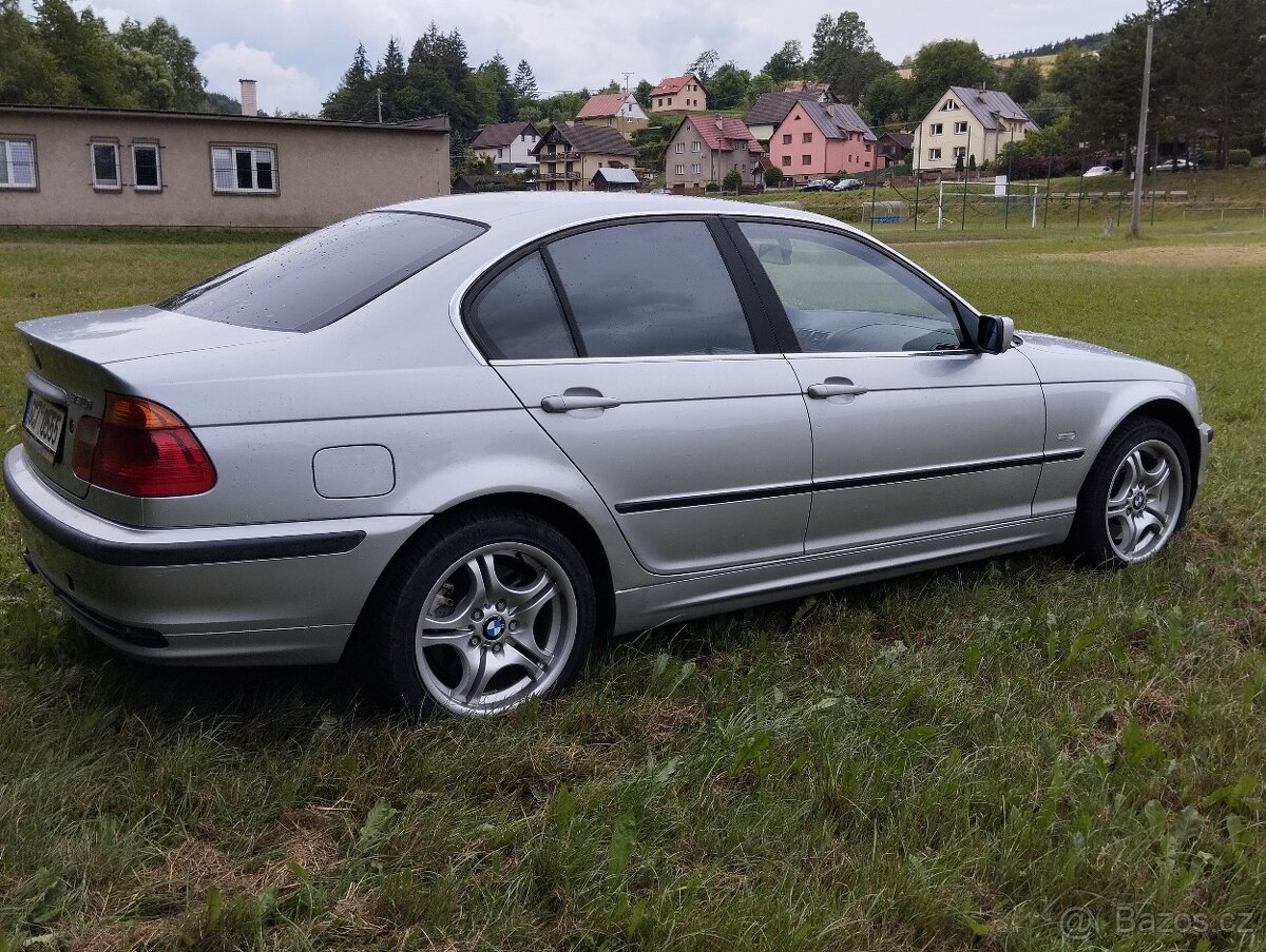 Bmw E46, 330i manuál - 3