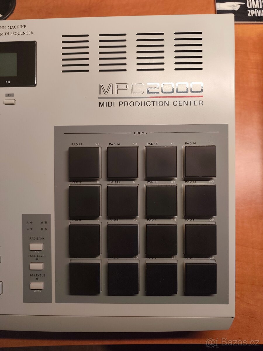 Akai MPC 2000 - 3