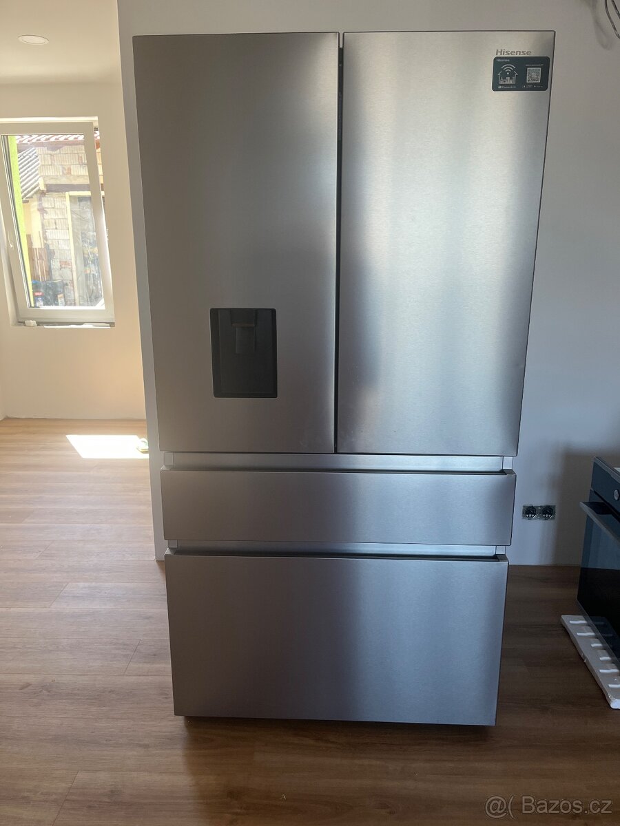 Americká lednice Hisense RF749N4SWSE - 3