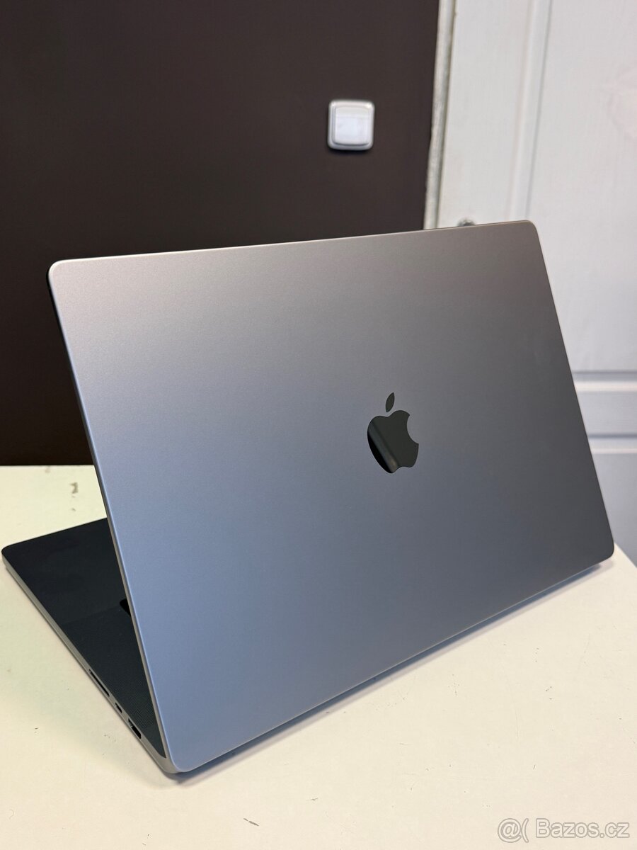 MacBook PRO 16” M1 PRO|32 GB|512 GB - 3
