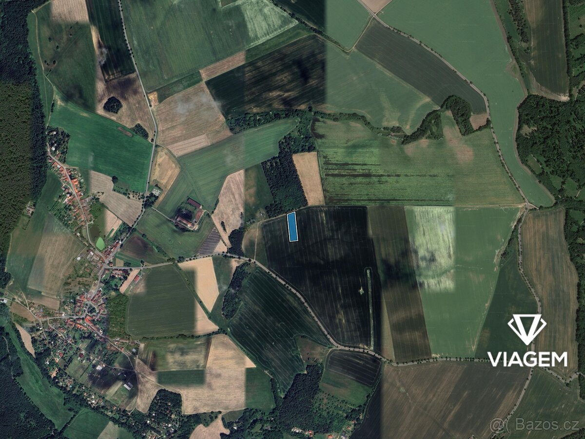 Pole 4 413 m² - 3