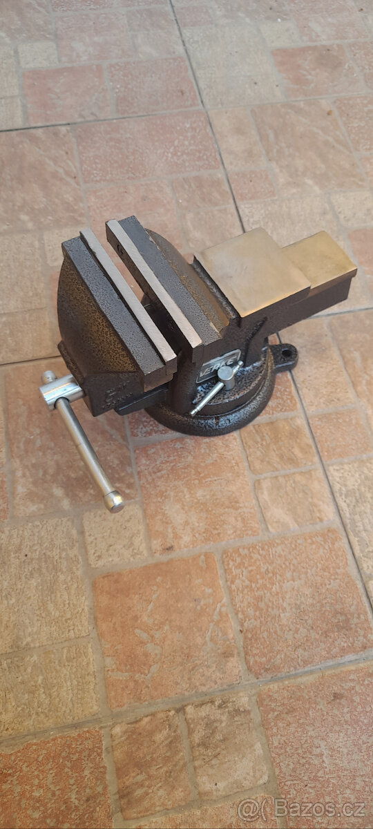 Svěrák Nový - 3