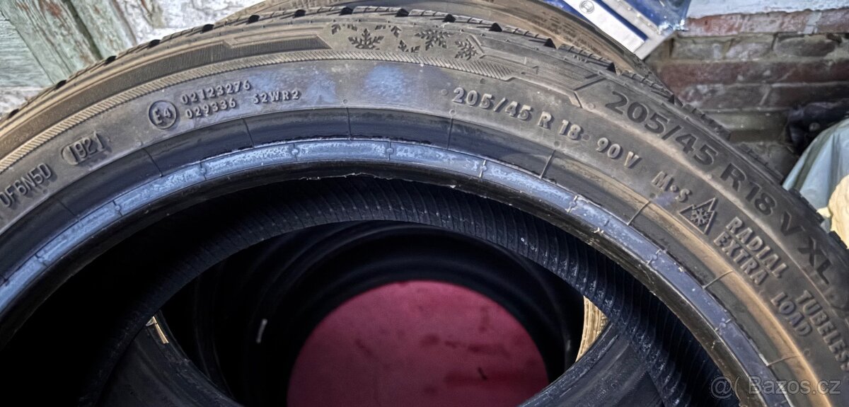 4Ks 205/45 R18 zimní - 3