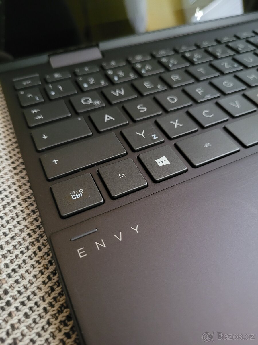 Notebook Envy s příslušenstvím Stylus zn. HP - 3