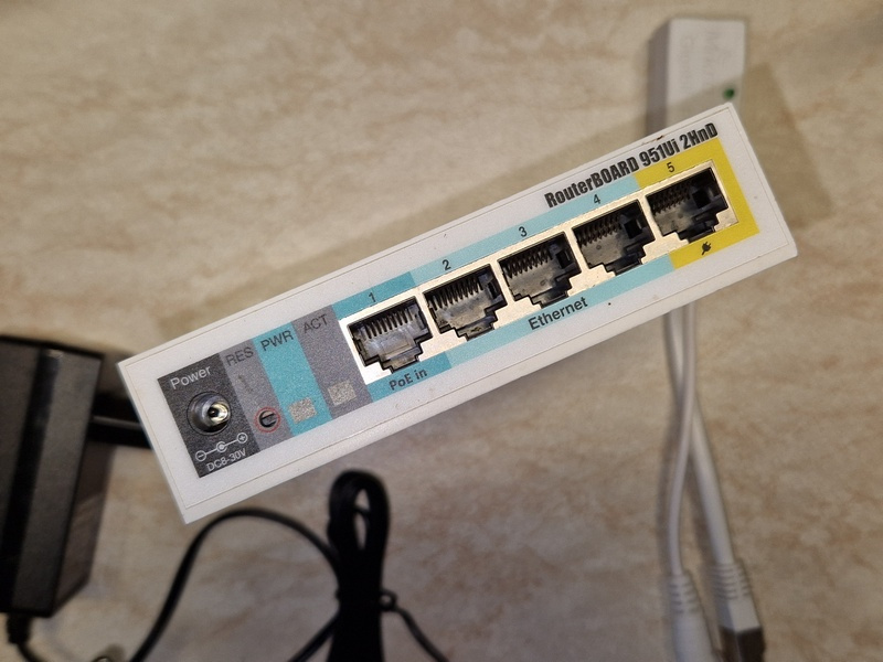 Mikrotik RB951Ui-2HnD - 3