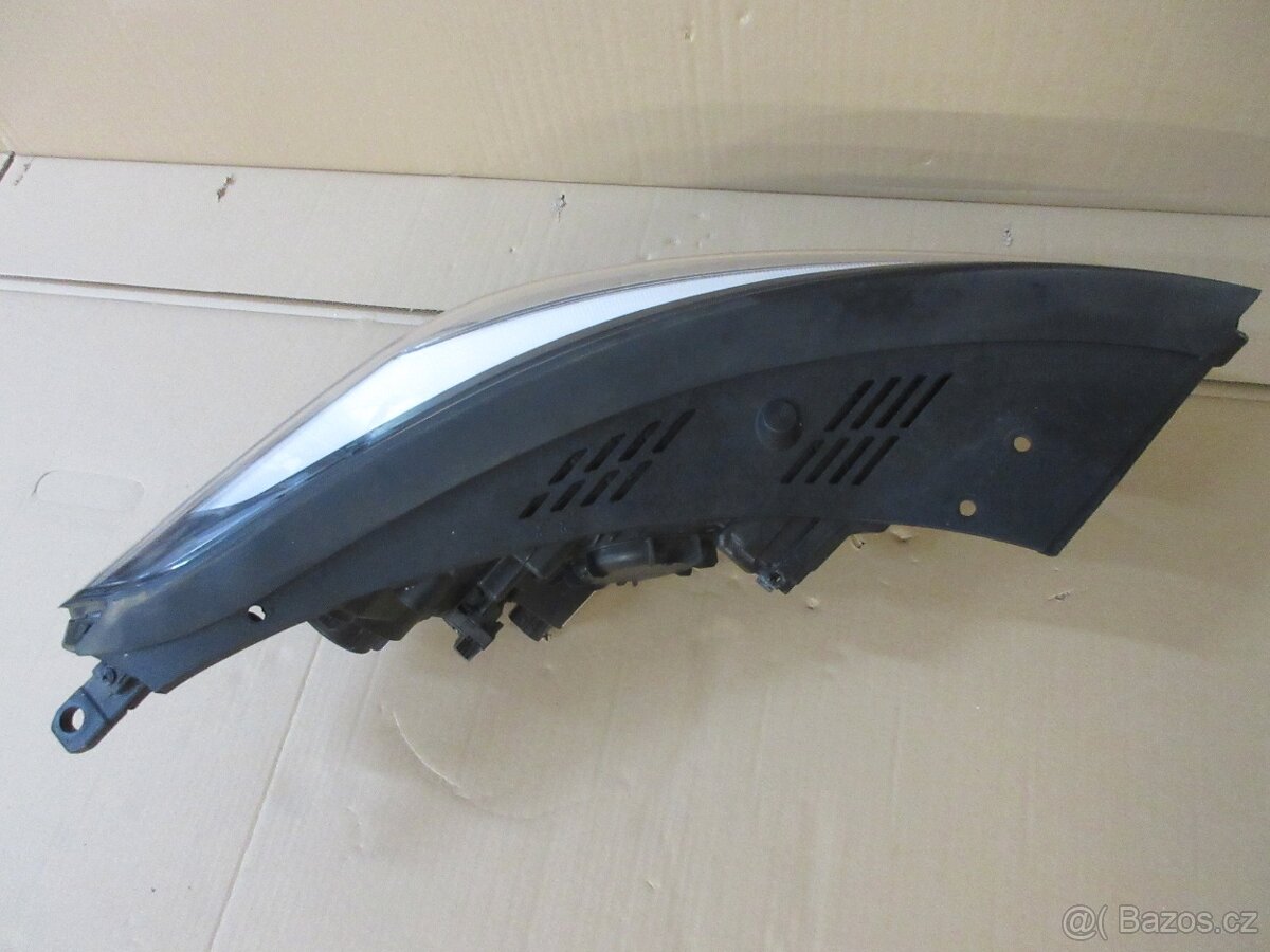 Hyundai Tucson (TL) levé přední LED světlo 92101-D7201 - 3
