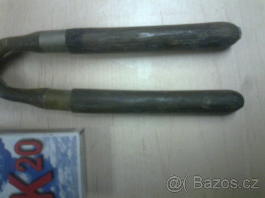 Dárek pro kadeřnici. Historické kleště k ondulování.... - 3