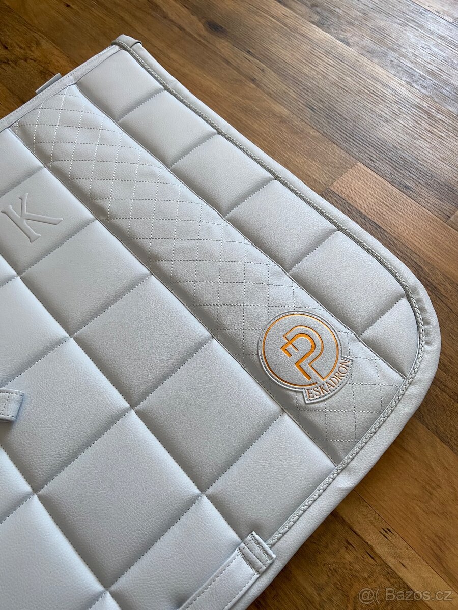 Podsedlova decka, chranice a ohlavka Eskadron - 3