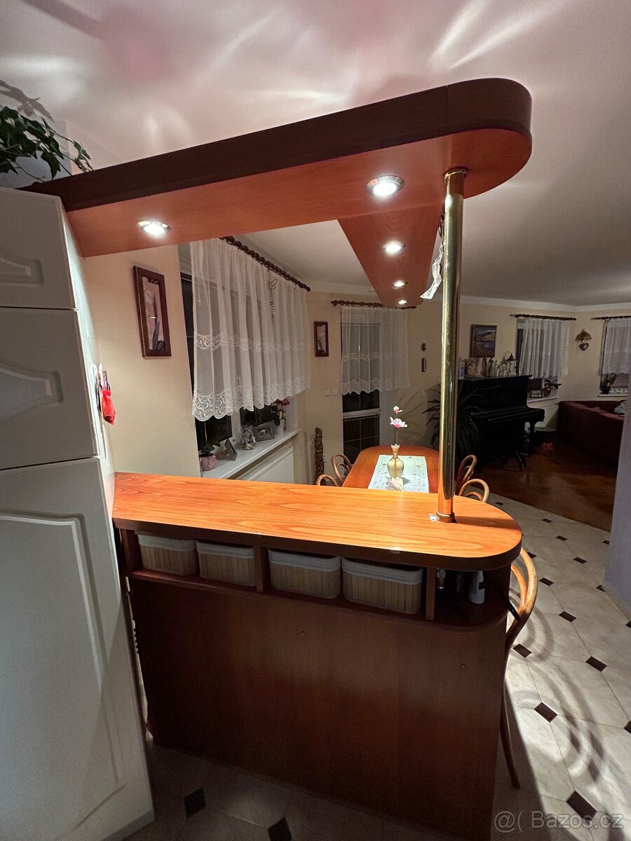 Jídelní stůl s barem - 3