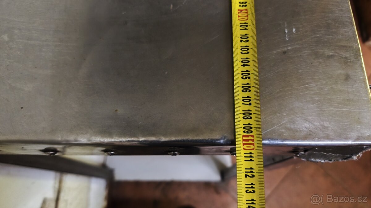 Nerezový pracovní stůl - 3