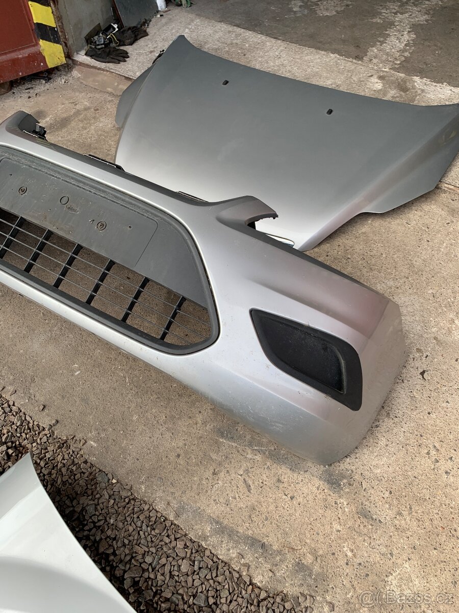 Ford Focus mk2 - přední část - stříbrná metalíza - 3