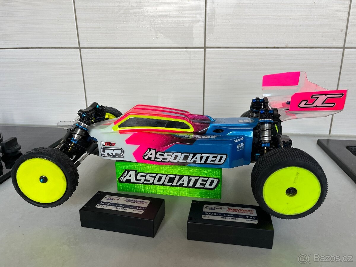 RC auto Team Associated B 6.3 - 3