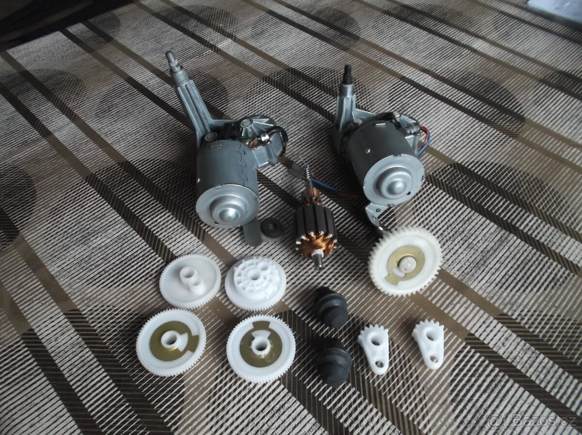 ŠKODA 120-FELICIE NÁHRADNÍ DÍLY-ZRCÁTKA-VÝFUKY-VÝPLNĚ - 3