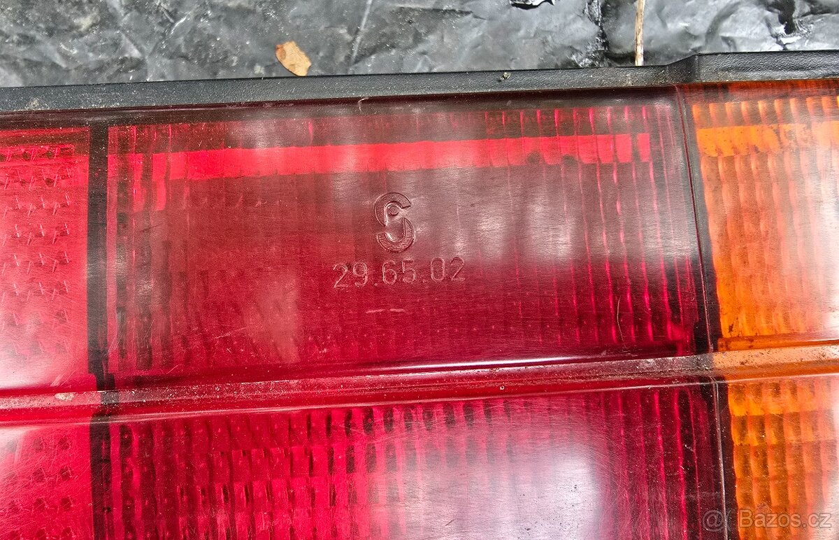 BMW e30 zadní právé světlo - 3