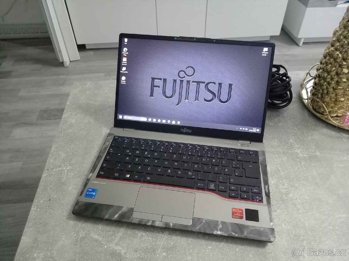 Fujitsu LifeBook Limited U7411 - 3