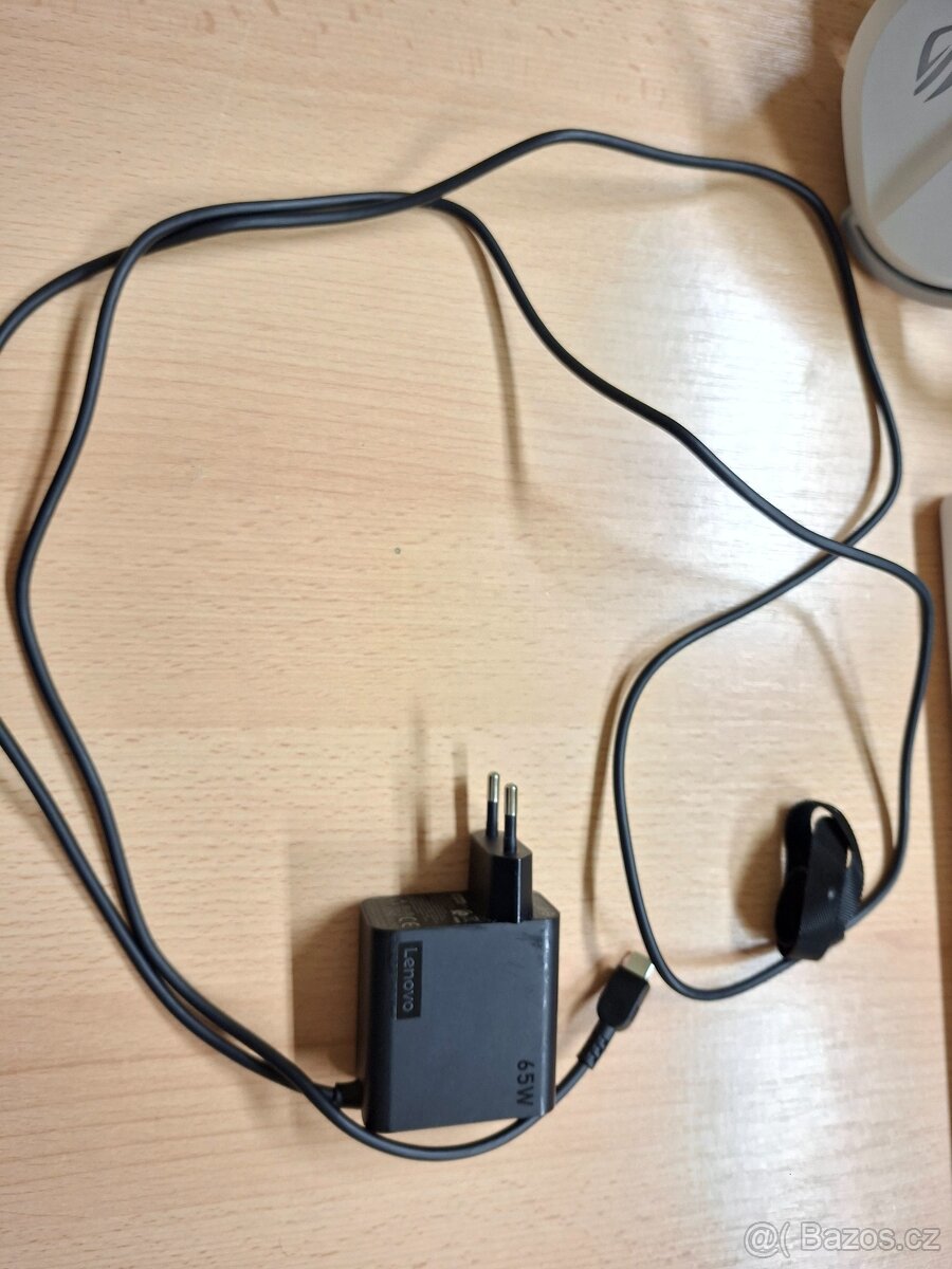 Lenovo legion Go + příslušenství - 3