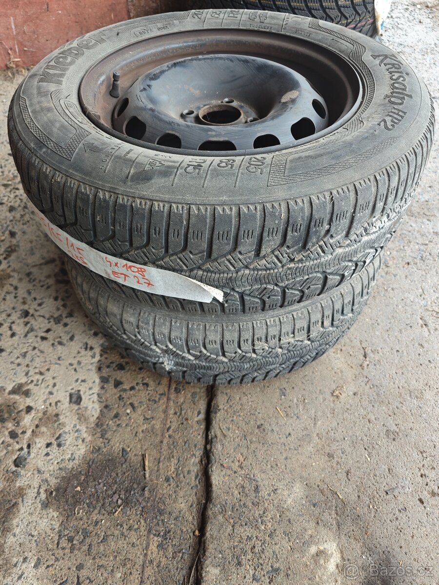 Prodám 2ks disků 6,5Jx15H2 ET27 + zimní pneu 205/65/R15 - 3