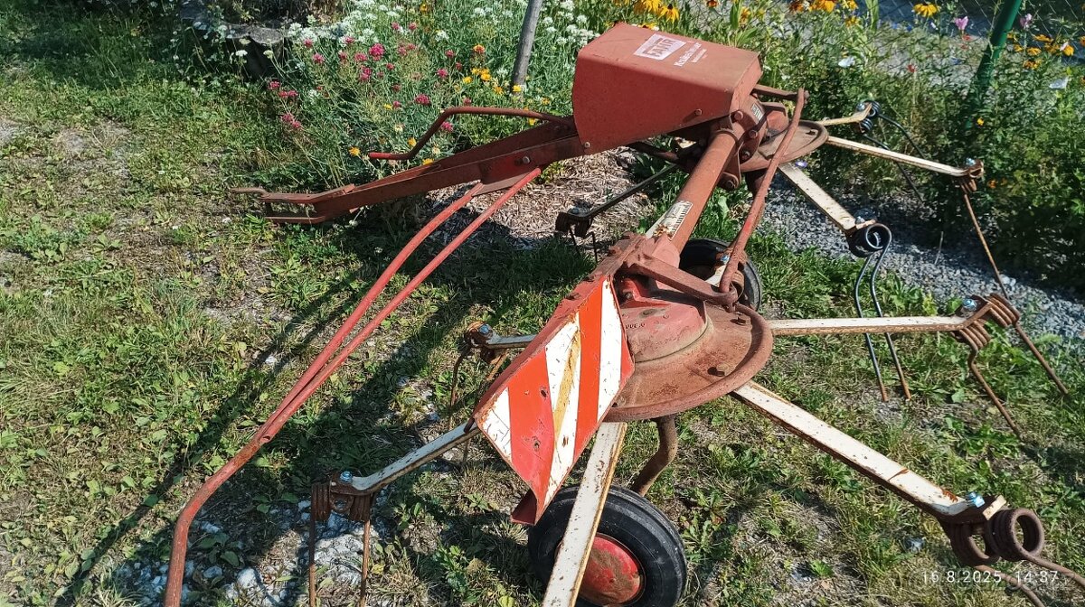 Obraceč sena Fahr - 3