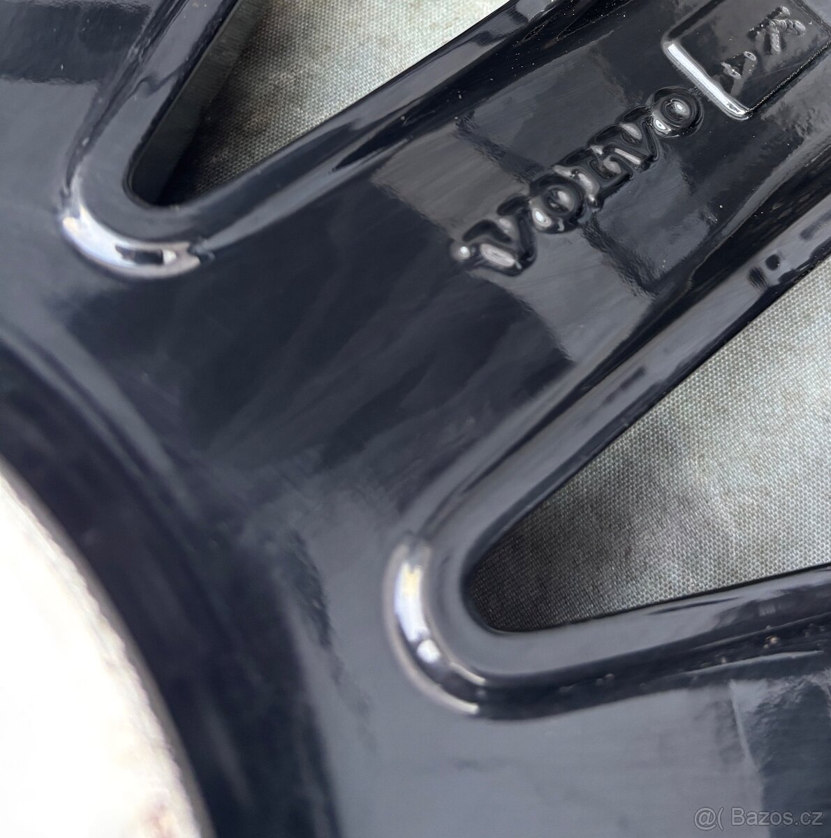 Originální Alu kola Volvo V60 235/45/18 8mm - 3