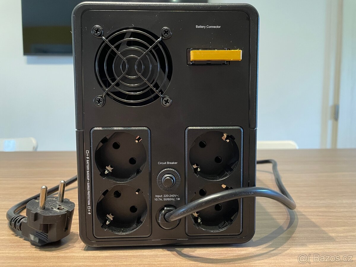 Záložní zdroj APC model BVX2200LI-GR - 3