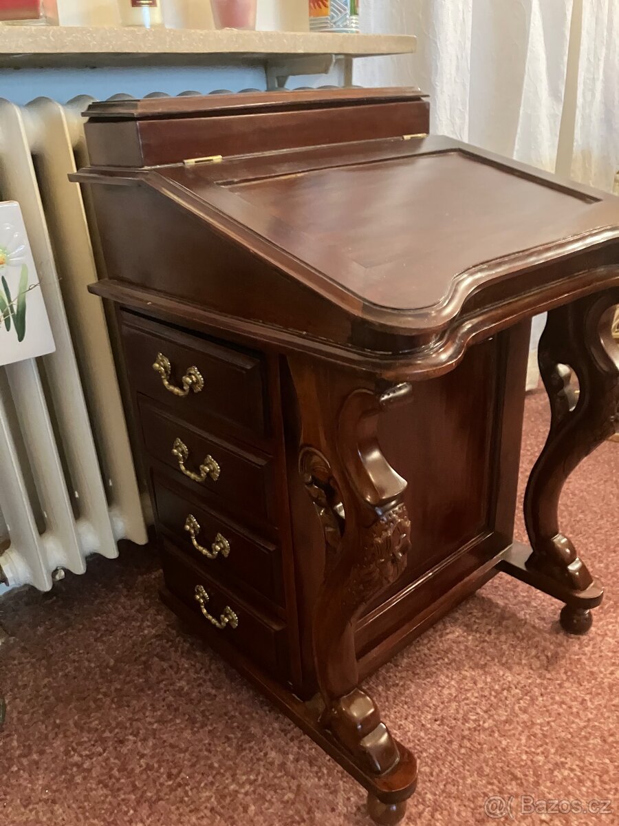 Exkluzívní malý psací stolek - 3