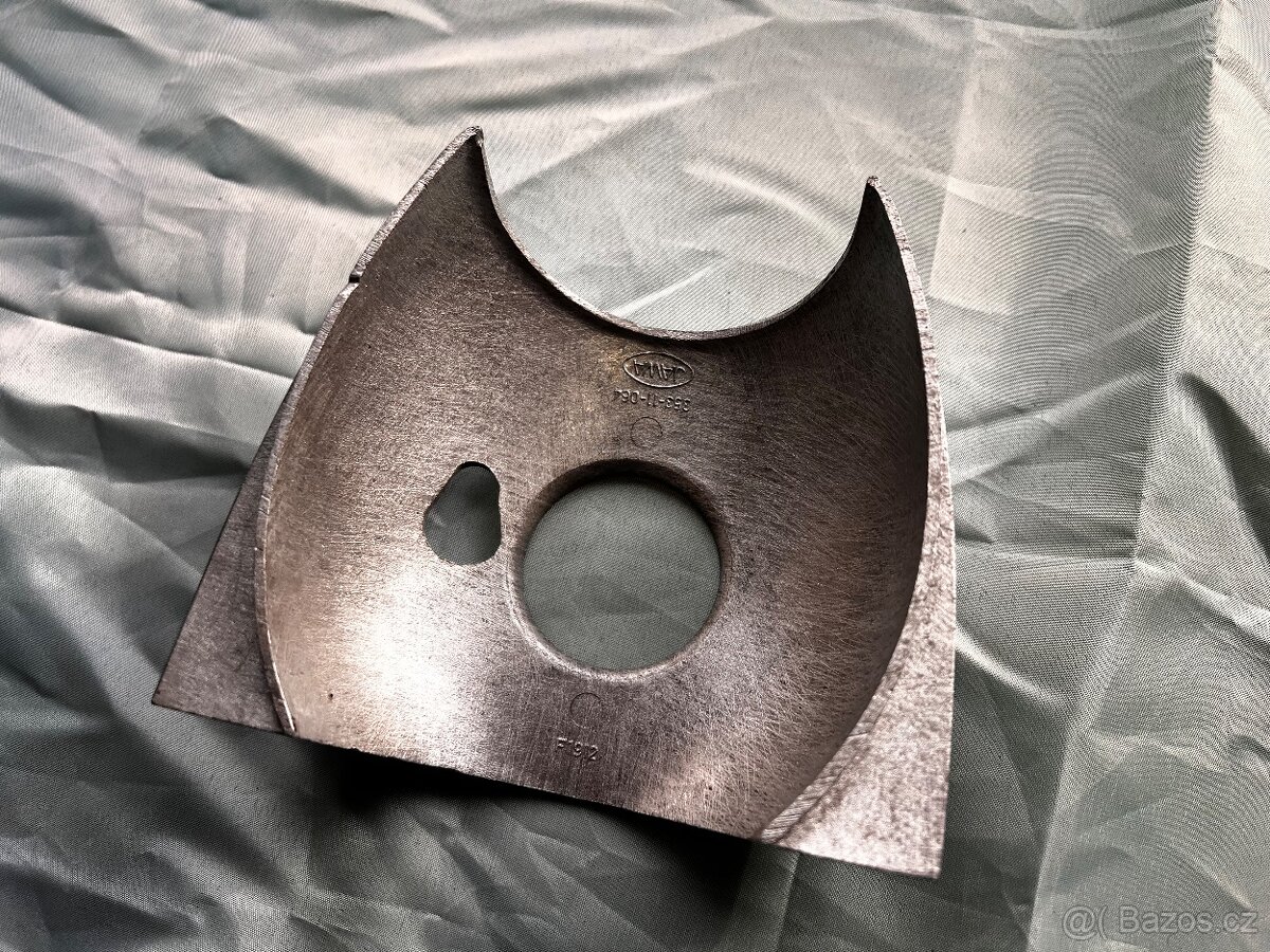 Kryt karburátoru Jawa 250/353 - 3