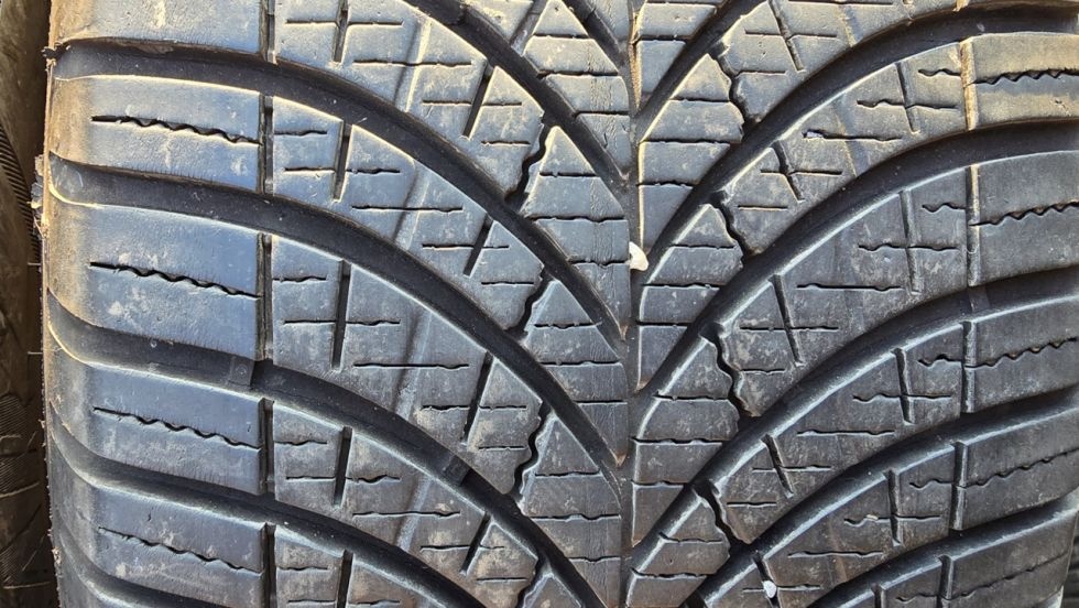 Celoroční pneu 205/55/16 Good Year - 3