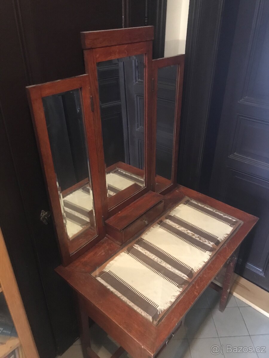 Toaletní stolek se zrcadlem - 3