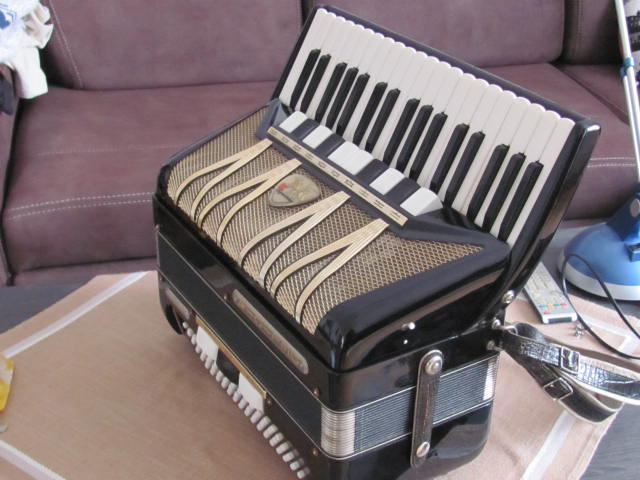 Delicia Melodia VI, 96 basů - 3