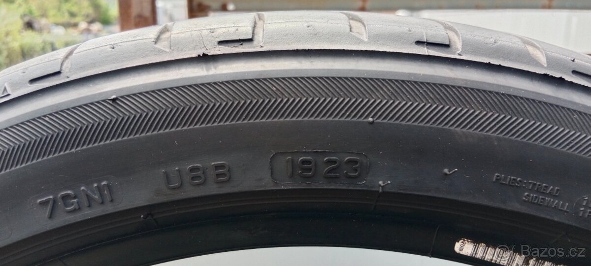 Bridgestone Potenza 235/40R19 - 3