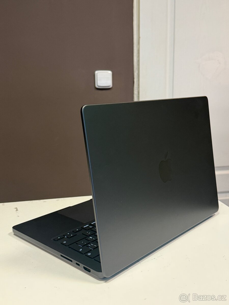 MacBook PRO M4 14” - 3