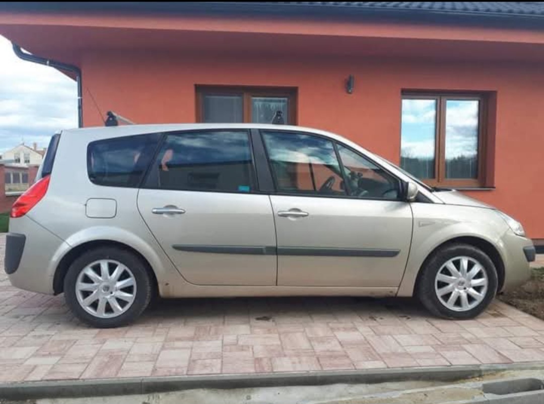 Renault Megane Scenic 7 míst - 3