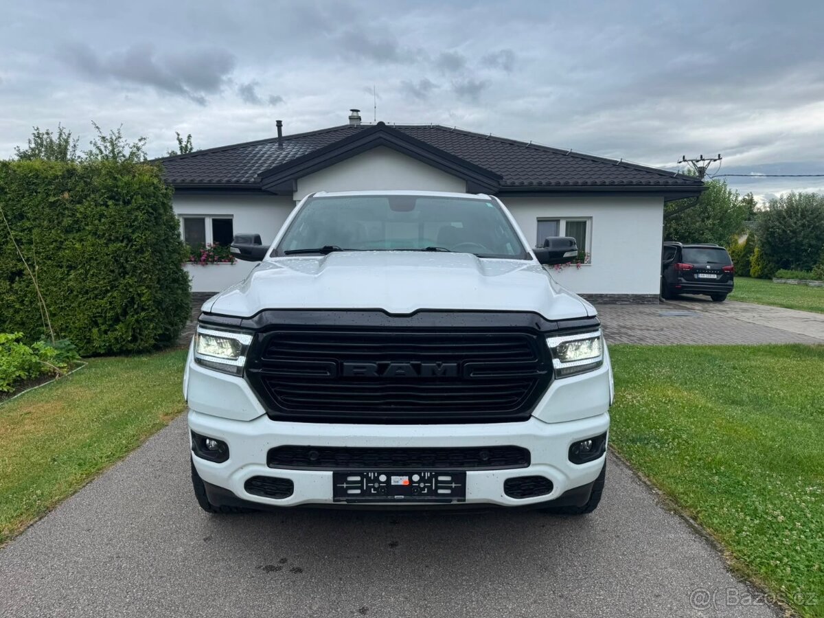 Dodge Ram 1500 5.7 V8 HEMI 4X4 - 2021 - 3