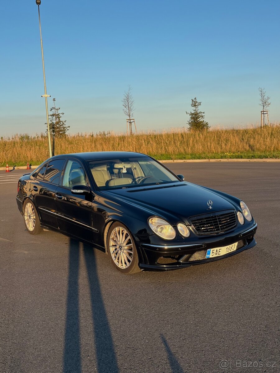 Mercedes E320 - 3